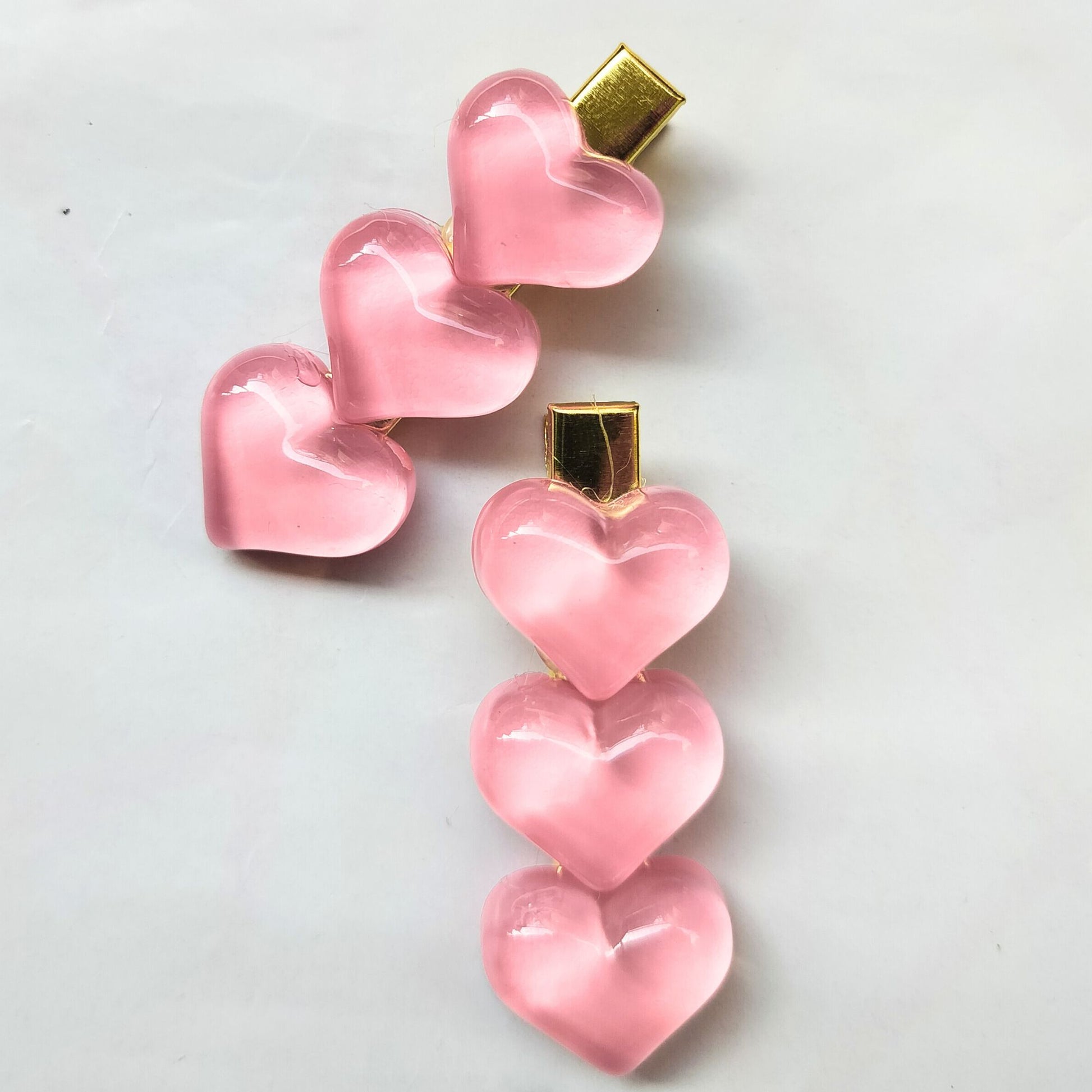 Giggles Boo Pack of 4 Pcs Heart-Shaped Hair Clips Trendy Transparent Acrylic Design Pink & Yellow