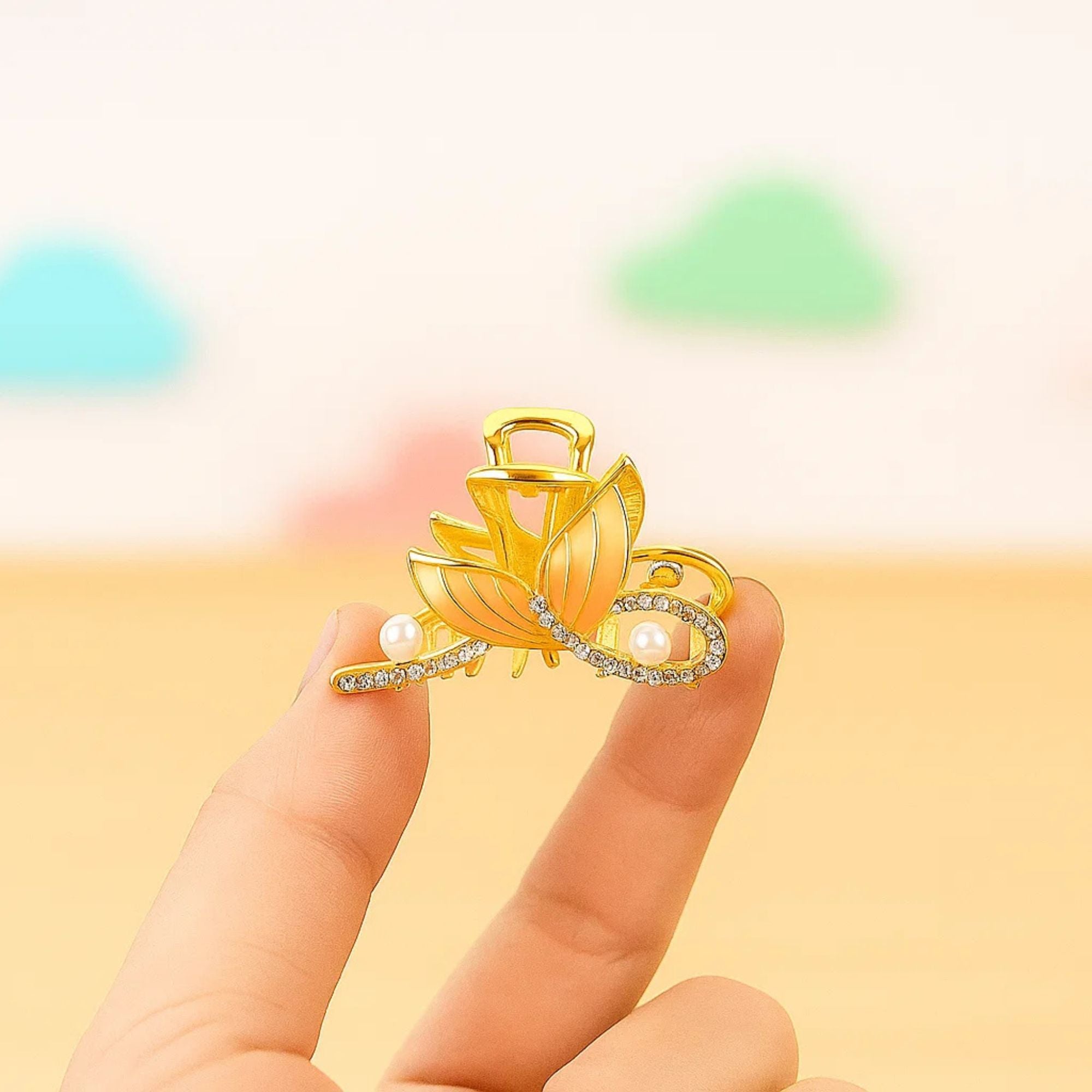 Enamel Hair Clip, Glossy Finish, Costume Jewelry Hair Clip, Faux Pearl, Gold-Plated (if applicable), Luxury Hair Accessory.