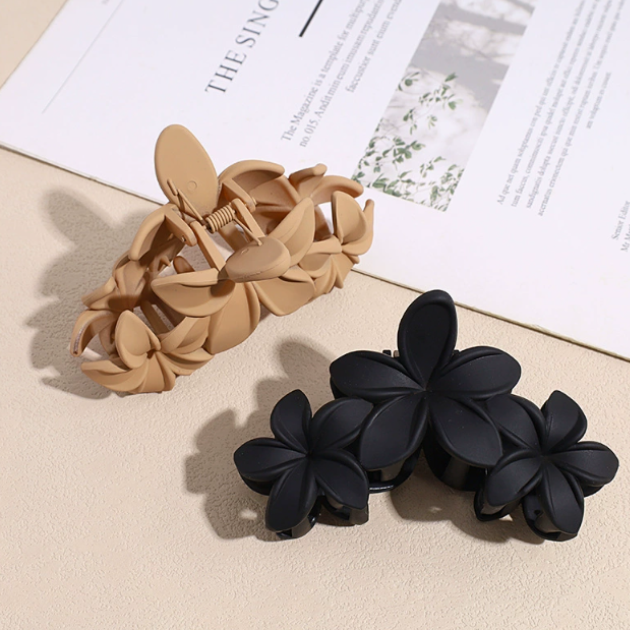 Big Flower Plastic Clutcher for women and Girls trendy claw clips 