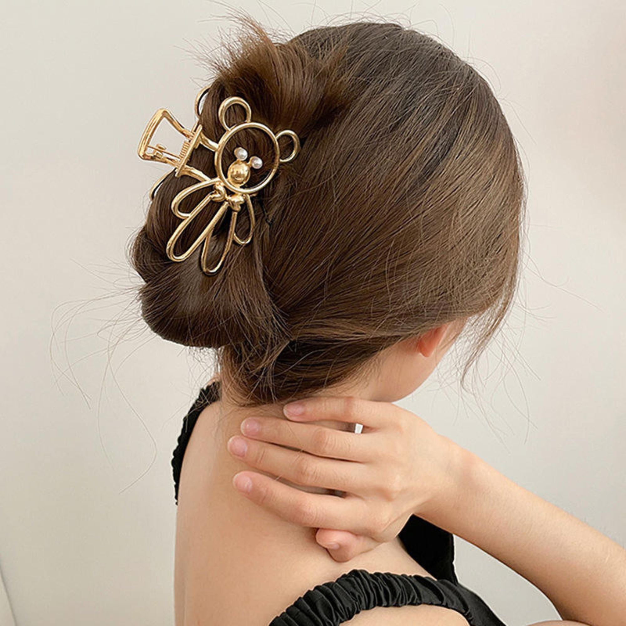 Trendy hair clips 2025
Fancy hair claw for party wear
Durable metal hair claws