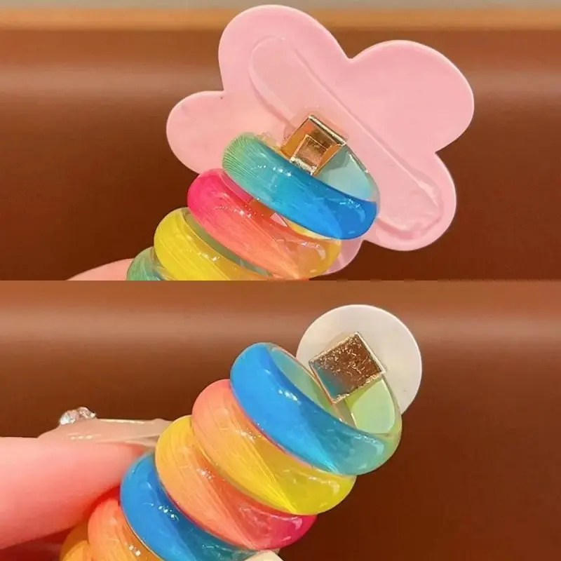  Hair Tie With a Flower Desing 