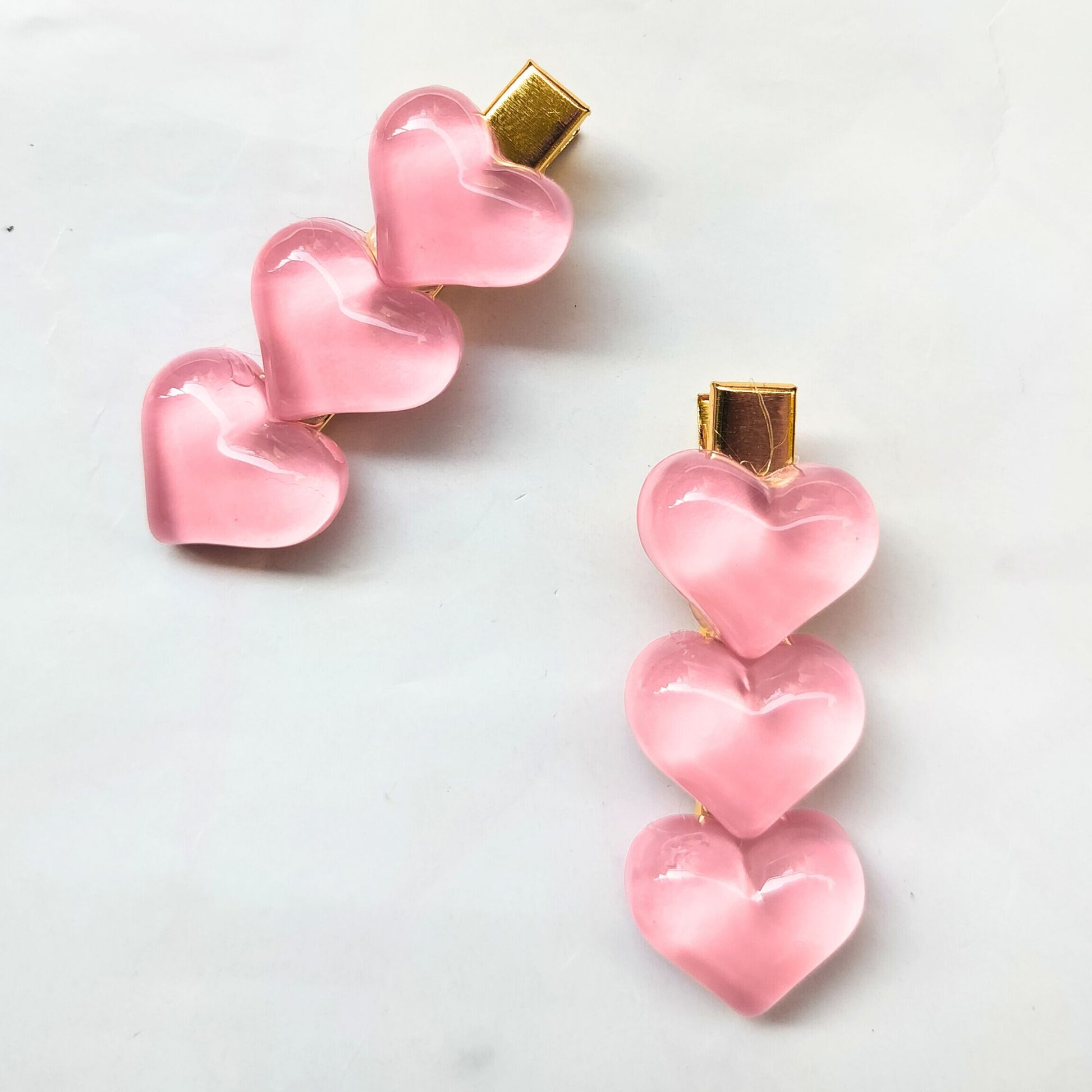 Made smooth and durable material Golden metal base for a strong hold