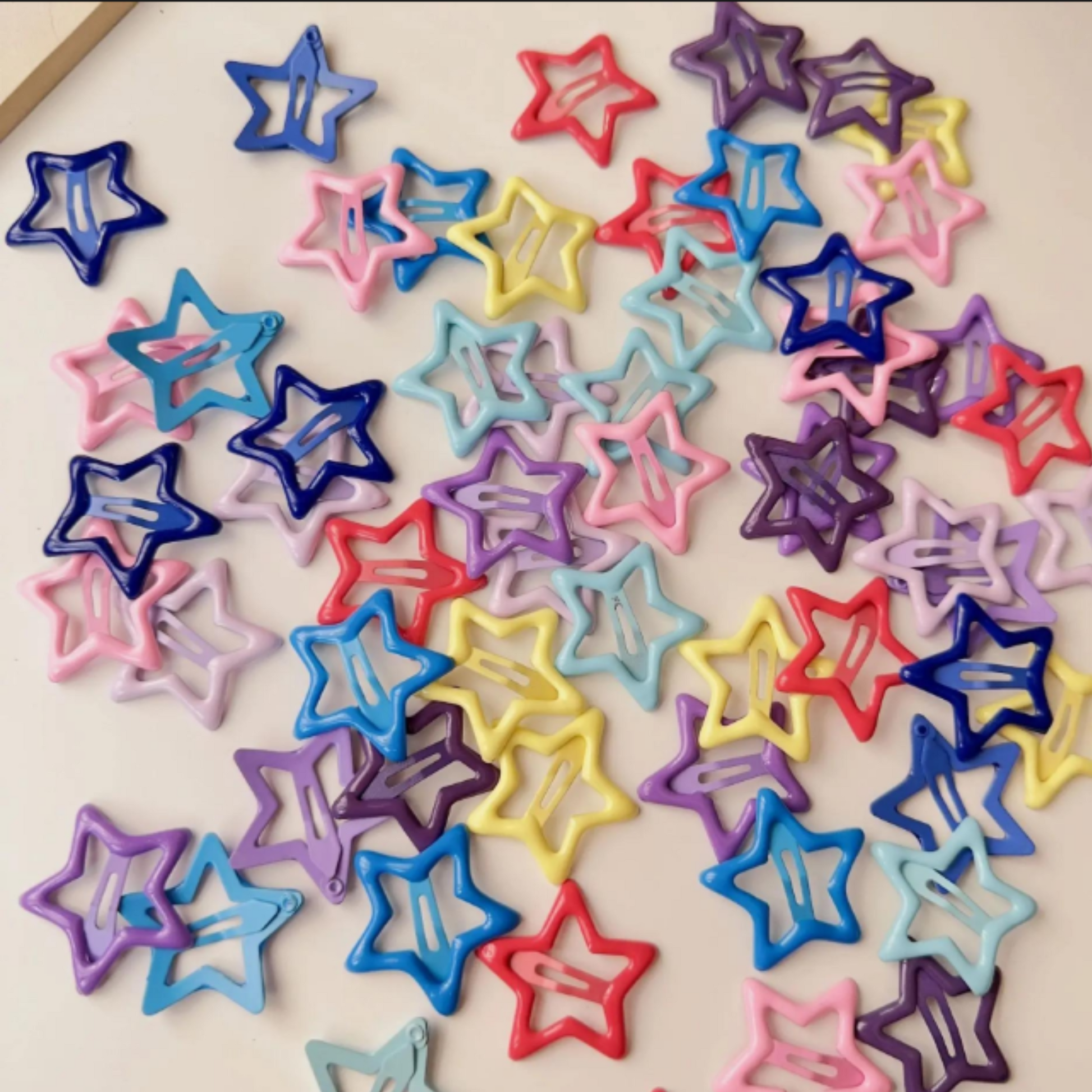  star-shaped hair clips