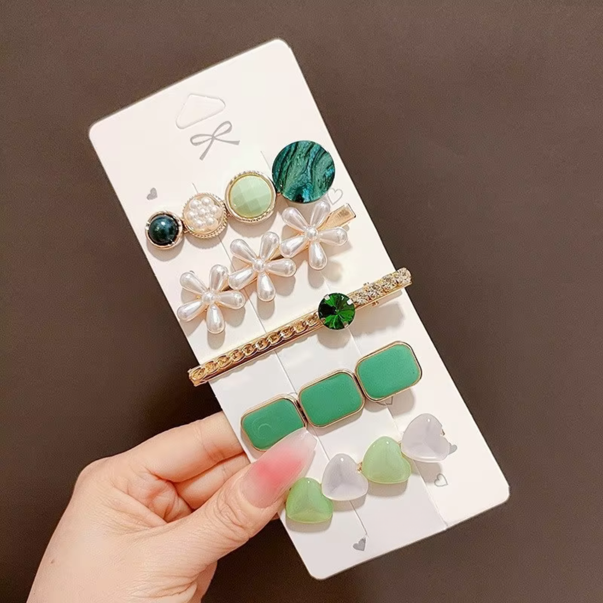 air Accessories clips women with white pearl and elegent green styling cute