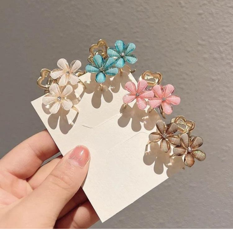 Giggles Boo Pack of 4 Mini Metal Hair Claw Clips for Women & Girls | Cute Daisy Flower Hair Clips, Pastel Colours, Non-Slip Strong Hold Accessories