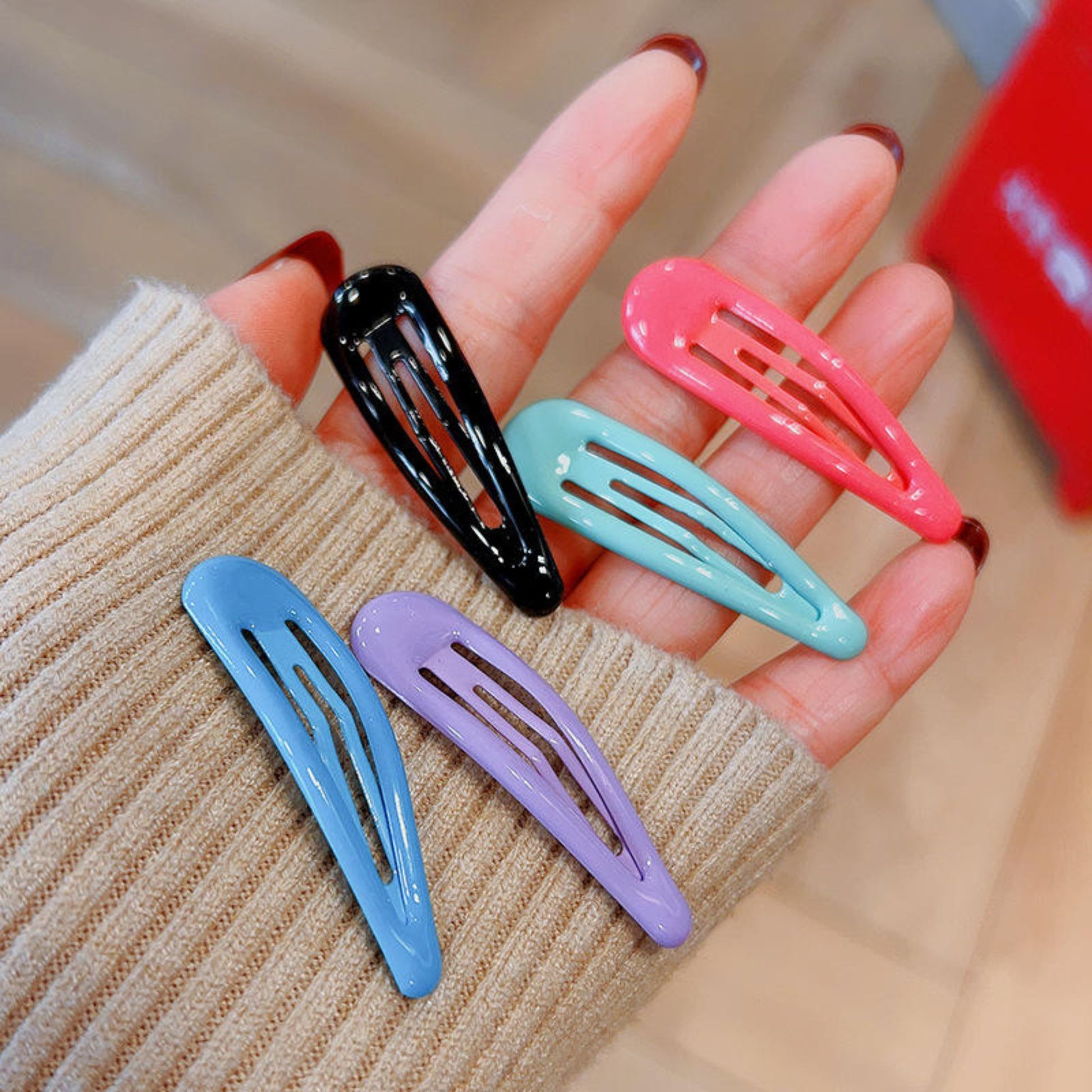  Approx. length: 5 cm must-have accessory for anyone who loves organized and cute hair styling options.